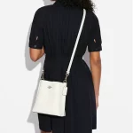 【2色】COACH Mollie 22 經典防刮皮革水桶包 手提單肩斜挎包 小號 女款（深棕色/白色）