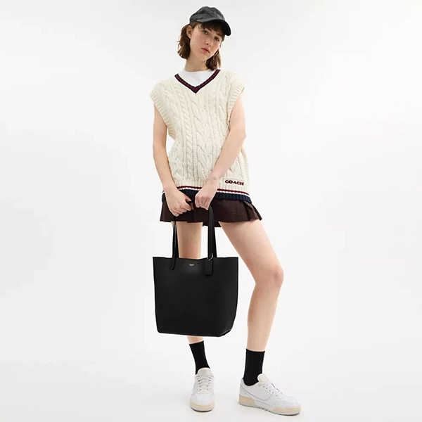 COACH Manhattan 37